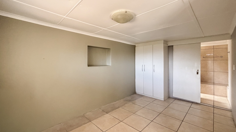 To Let 7 Bedroom Property for Rent in Myburgh Park Western Cape